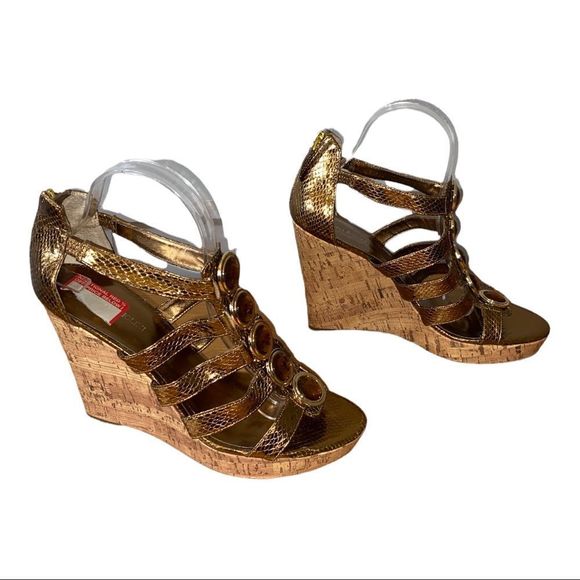 Enzo Angiolini Shoes - Enzo Angiolini || Gold Wedge Sandals || 9